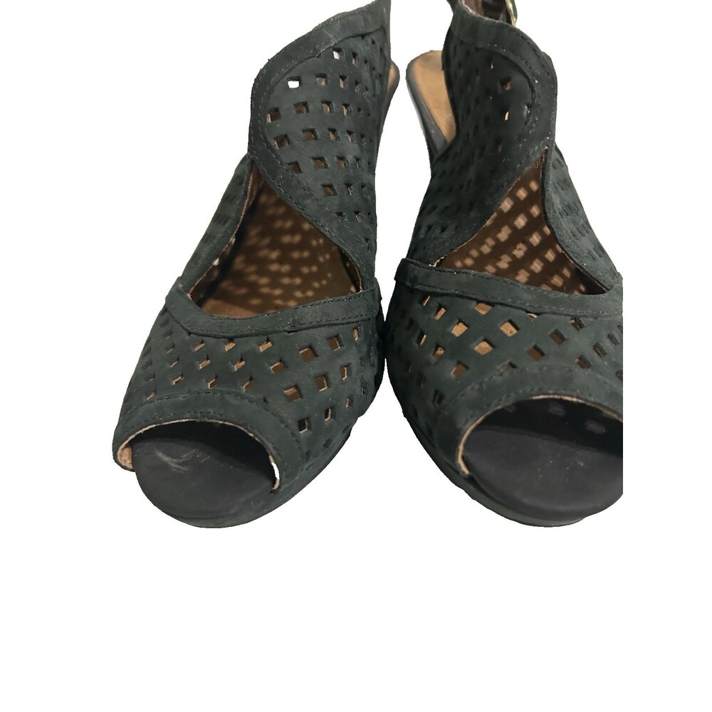 Clark’s Artisan Sueded  Blue Heels open toe Sandals 9M Sling back punch outs